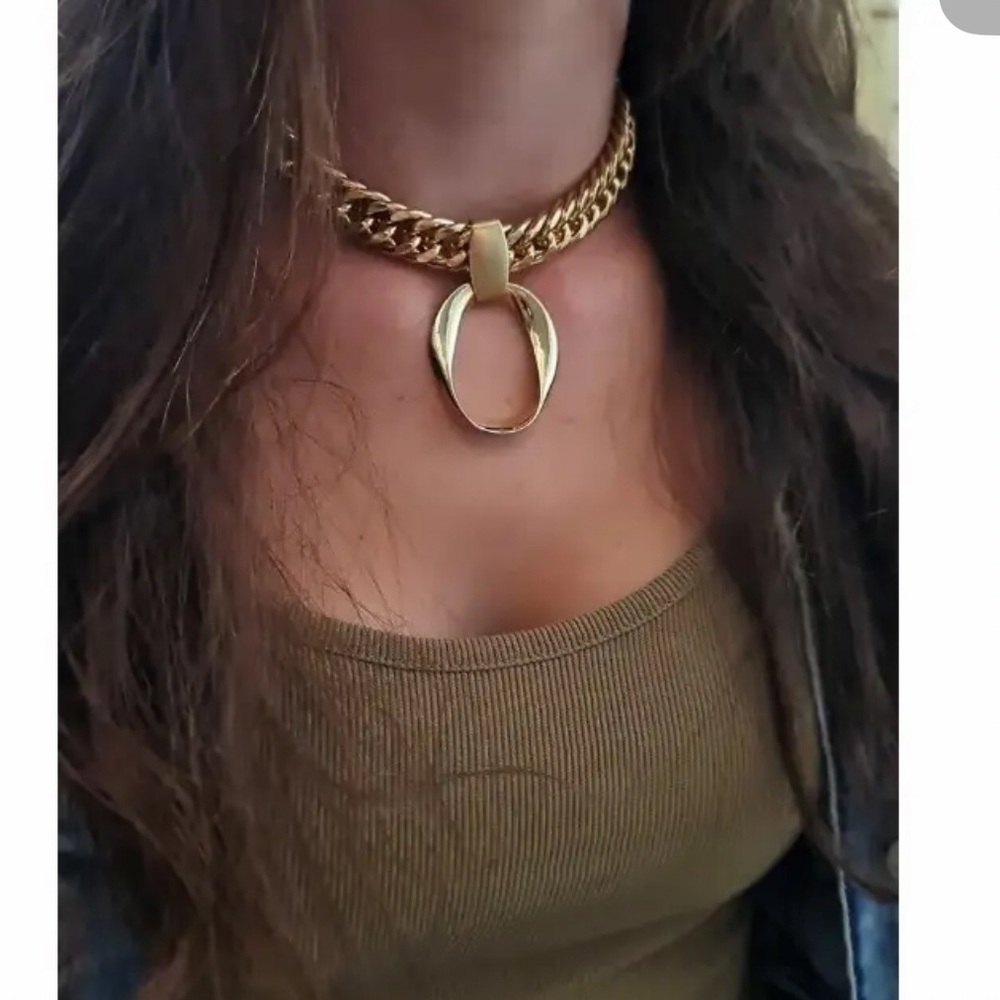 Gold Cuban Geometric Pendant Choker - Picture 4 of 6